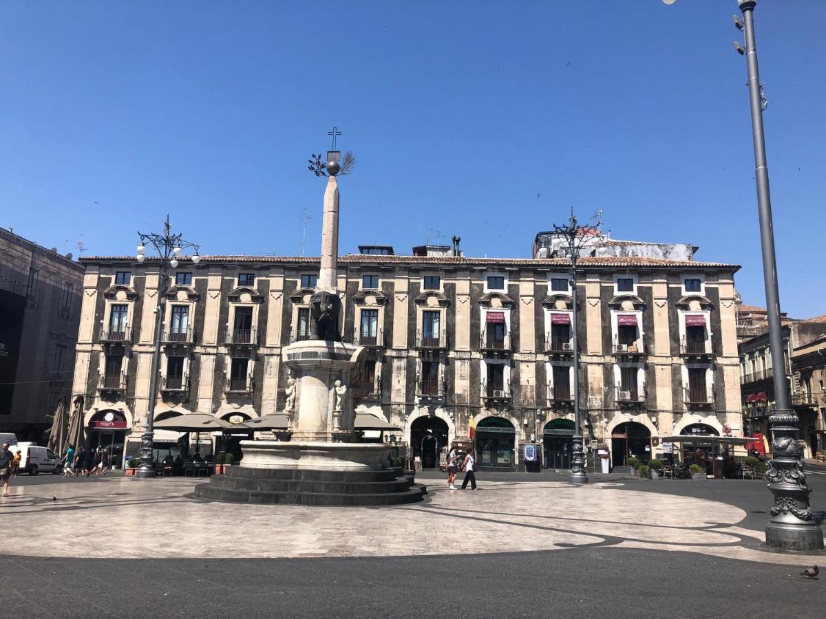 דירות קטאניה La Finestra Sul Duomo מראה חיצוני תמונה